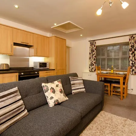 בית נופש Rosegate Cottage,